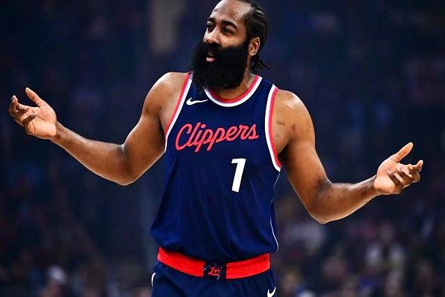 华体会APP哈登连续十五场比赛得分超过大胜，湖人挑战极限！的简单介绍