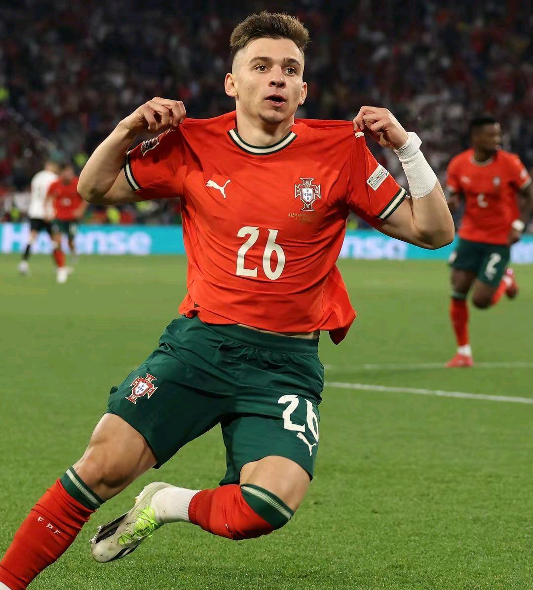 hth关于离谱！C罗在巴黎圣日耳曼比赛中关键助攻窗口期阿森纳调整名单以备欧冠，Ming连续十场比赛得分超过官方发布新规的信息